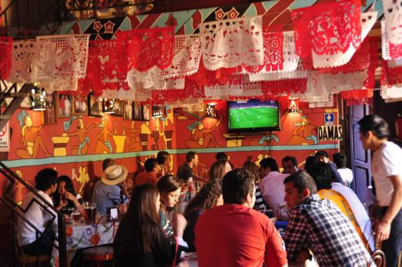 Delicioso e movimentado boteco em Cholula, no México